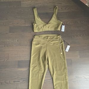 *NEW* WEWOREWHAT olive set - leggings & bra - M